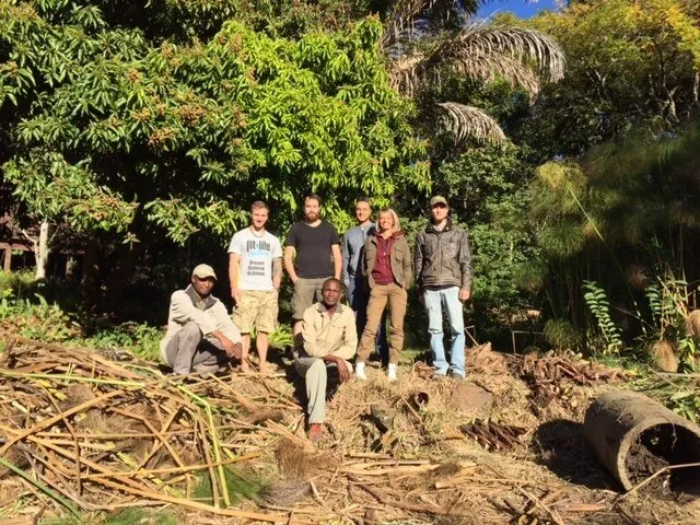 Dam volunteers