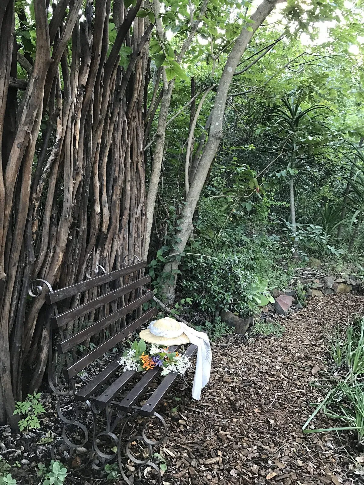 Resting at the seven-circuit labyrinth